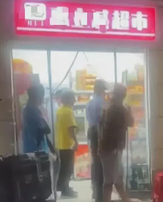 杭州宾馆吃瓜事件视频,一场引发热议的邻里冲突瞬间