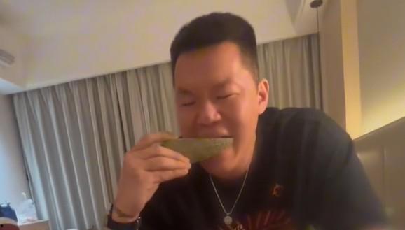 秀一下吃瓜视频在线观看,吃瓜视频在线观看，揭秘娱乐圈幕后故事